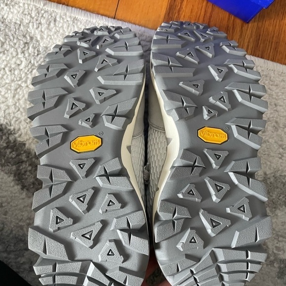 P448 Jackson Reflector Leopard Sneakers size EU 37 US 7 new in box - Picture 7 of 13